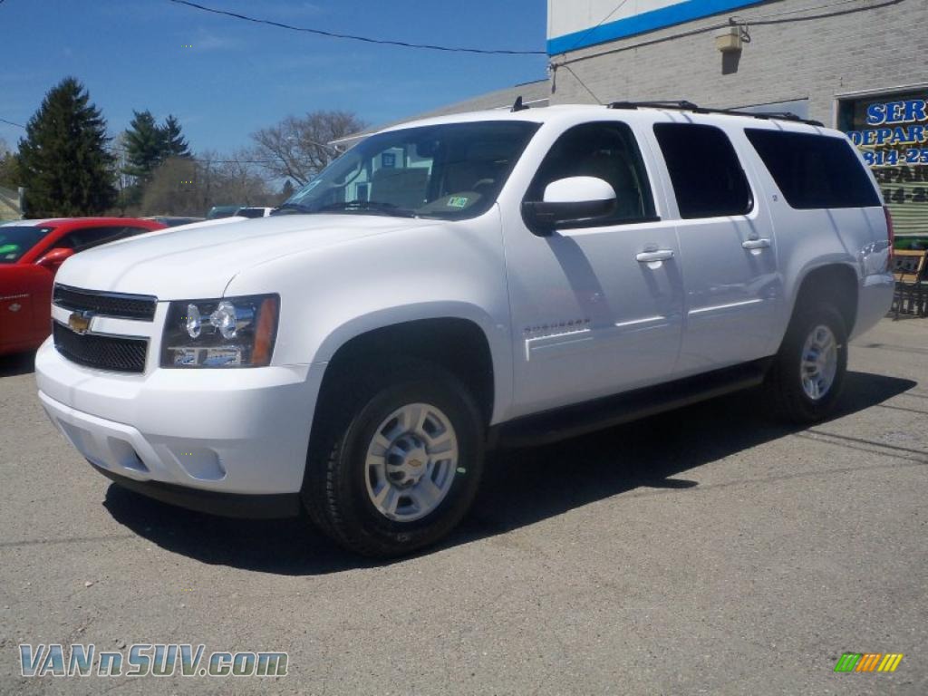 Chevrolet Suburban White