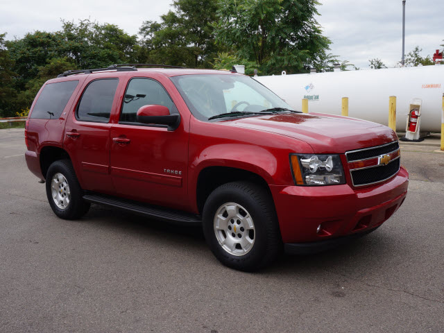 Chevrolet Tahoe Red