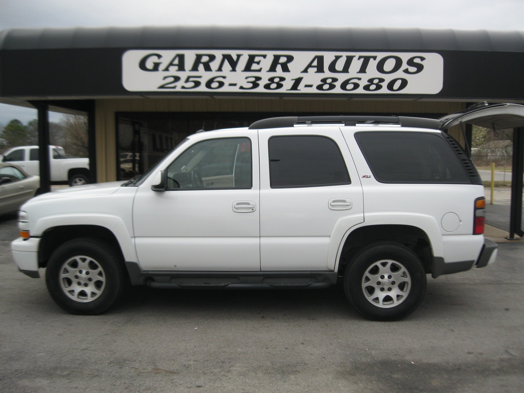 Chevrolet Tahoe White