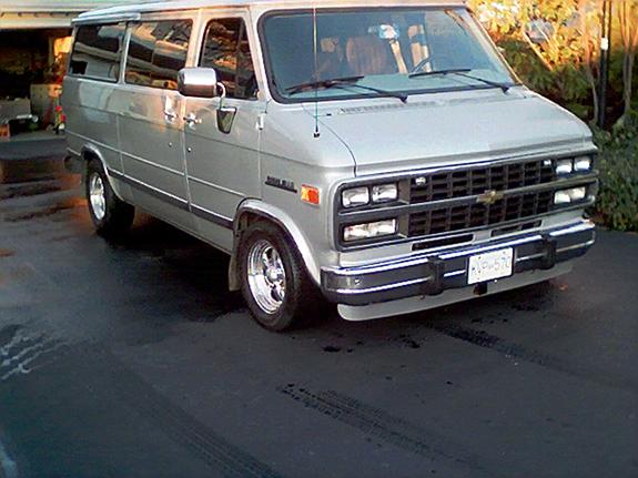 Chevrolet Sport Van