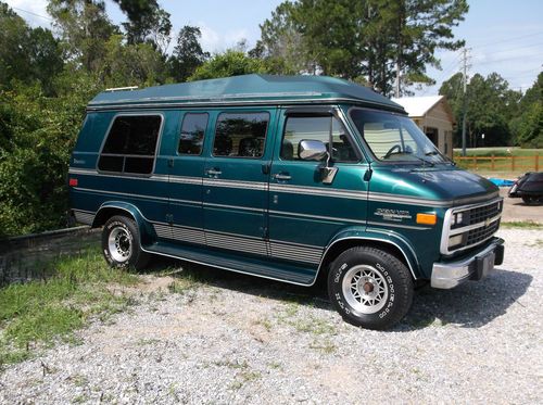 Chevrolet Sport Van
