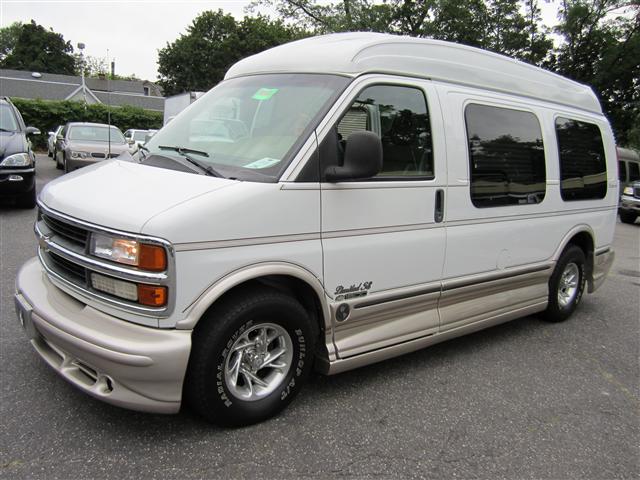 Chevrolet Van Express 2000