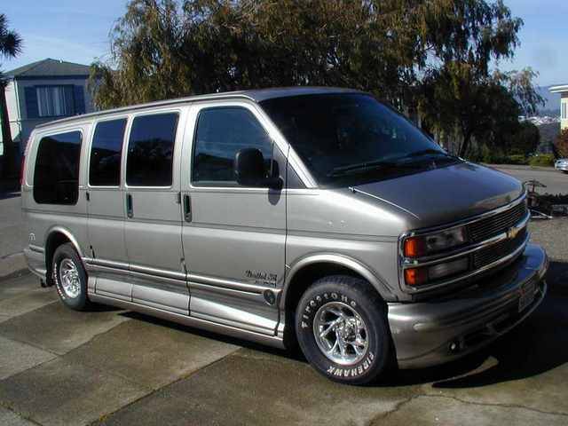 Chevrolet Van Express 2000
