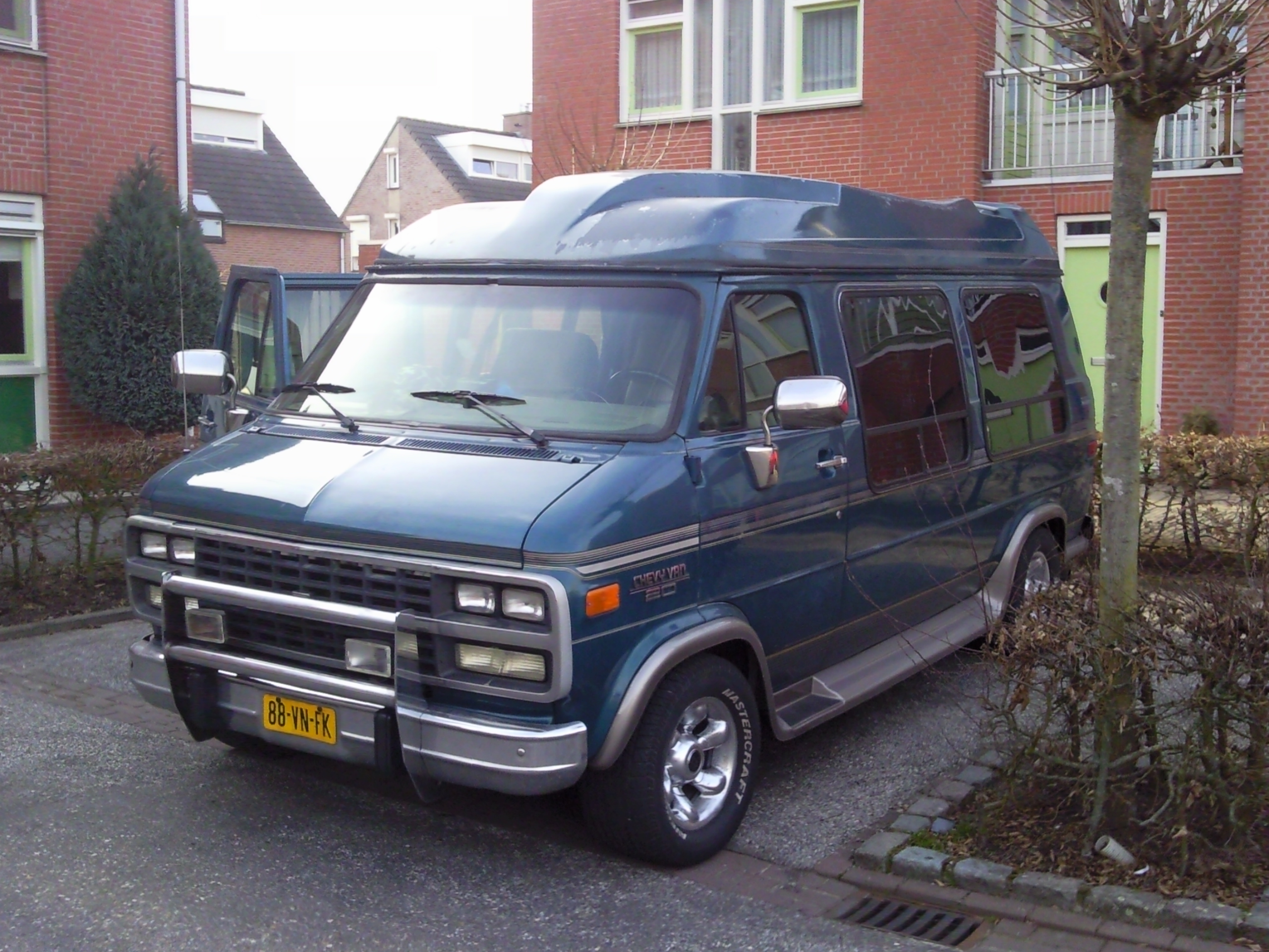 Chevrolet Van V8
