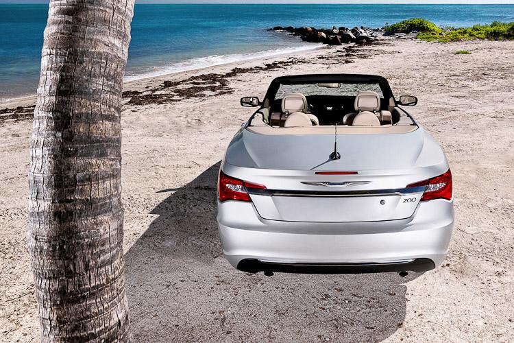 Chrysler 200