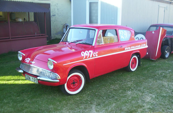 Ford Anglia Deluxe
