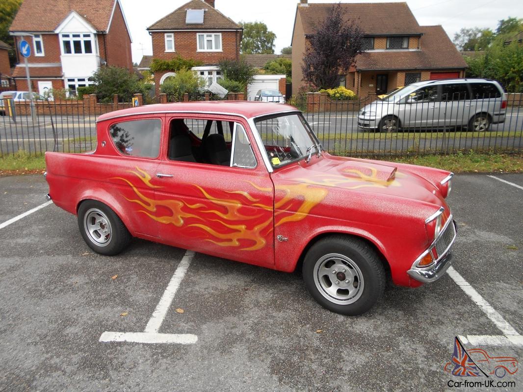 Ford Anglia V8