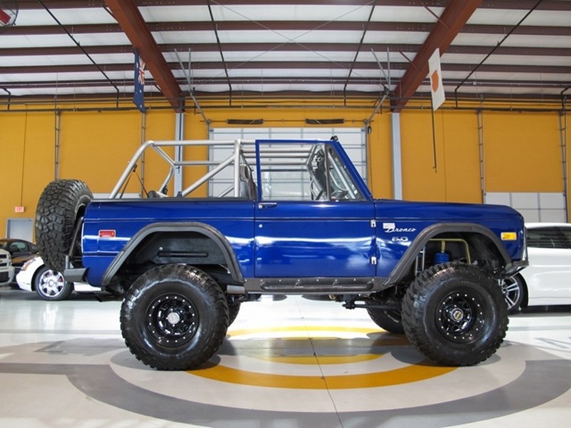 Ford Bronco 302