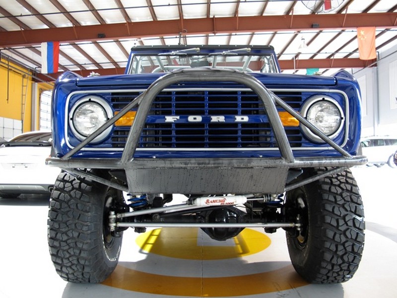 Ford Bronco 302