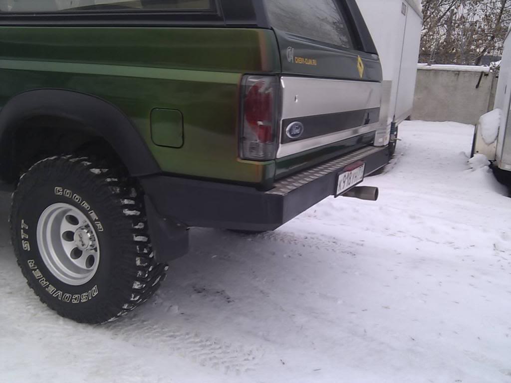 Ford Bronco green
