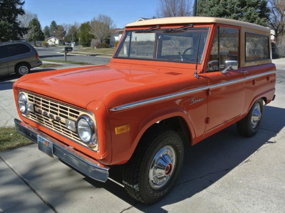 Ford Bronco orange