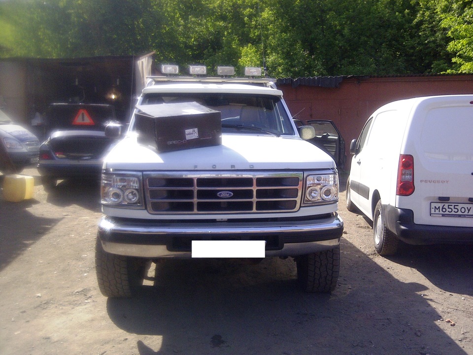 Ford Bronco White