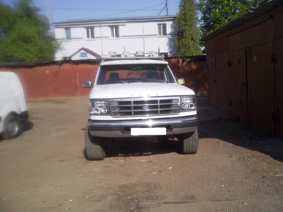 Ford Bronco White