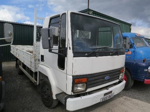 Ford Cargo 0813