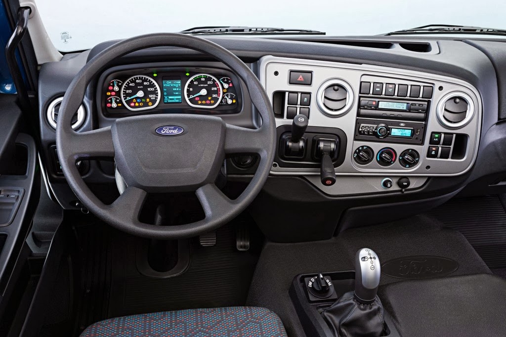 Ford Cargo 2013