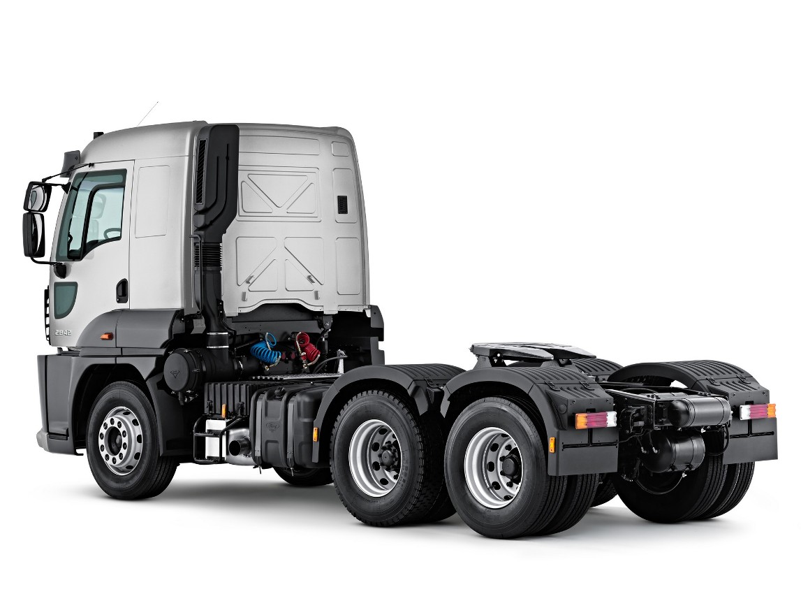 Ford Cargo 2015