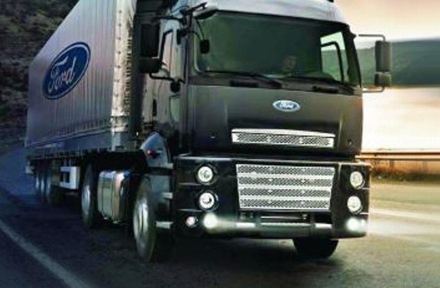 Ford Cargo 2015