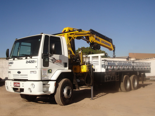 Ford Cargo 2422