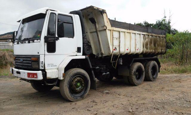 Ford Cargo 2425