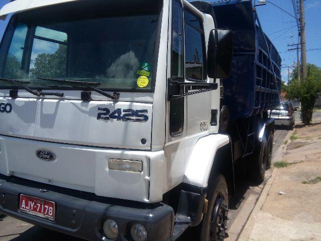Ford Cargo 2425