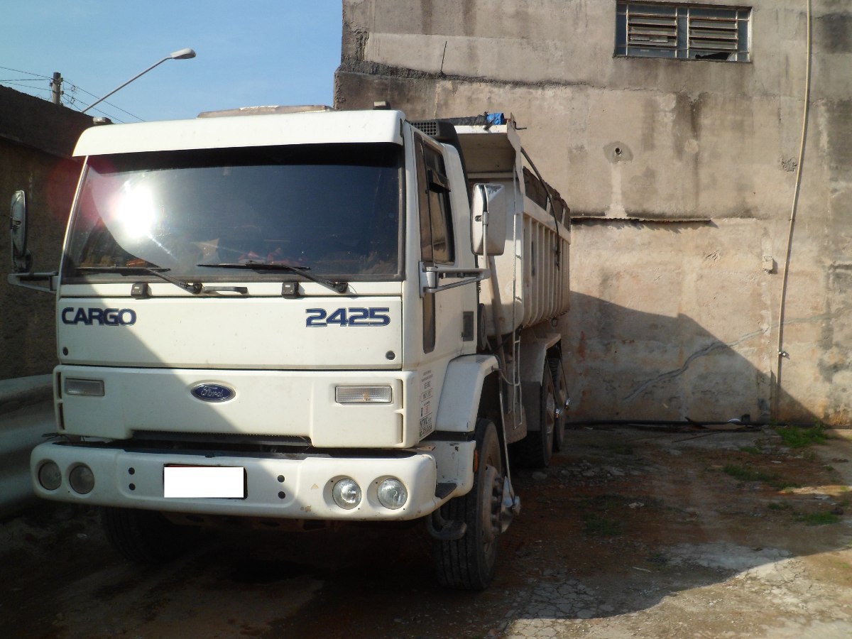 Ford Cargo 2425