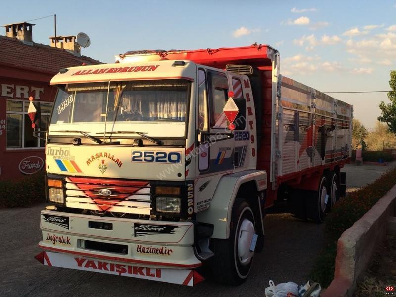 Ford Cargo 2520