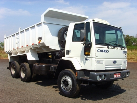 Ford Cargo 6x4