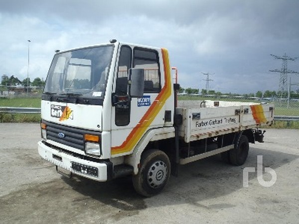 Ford Cargo 813