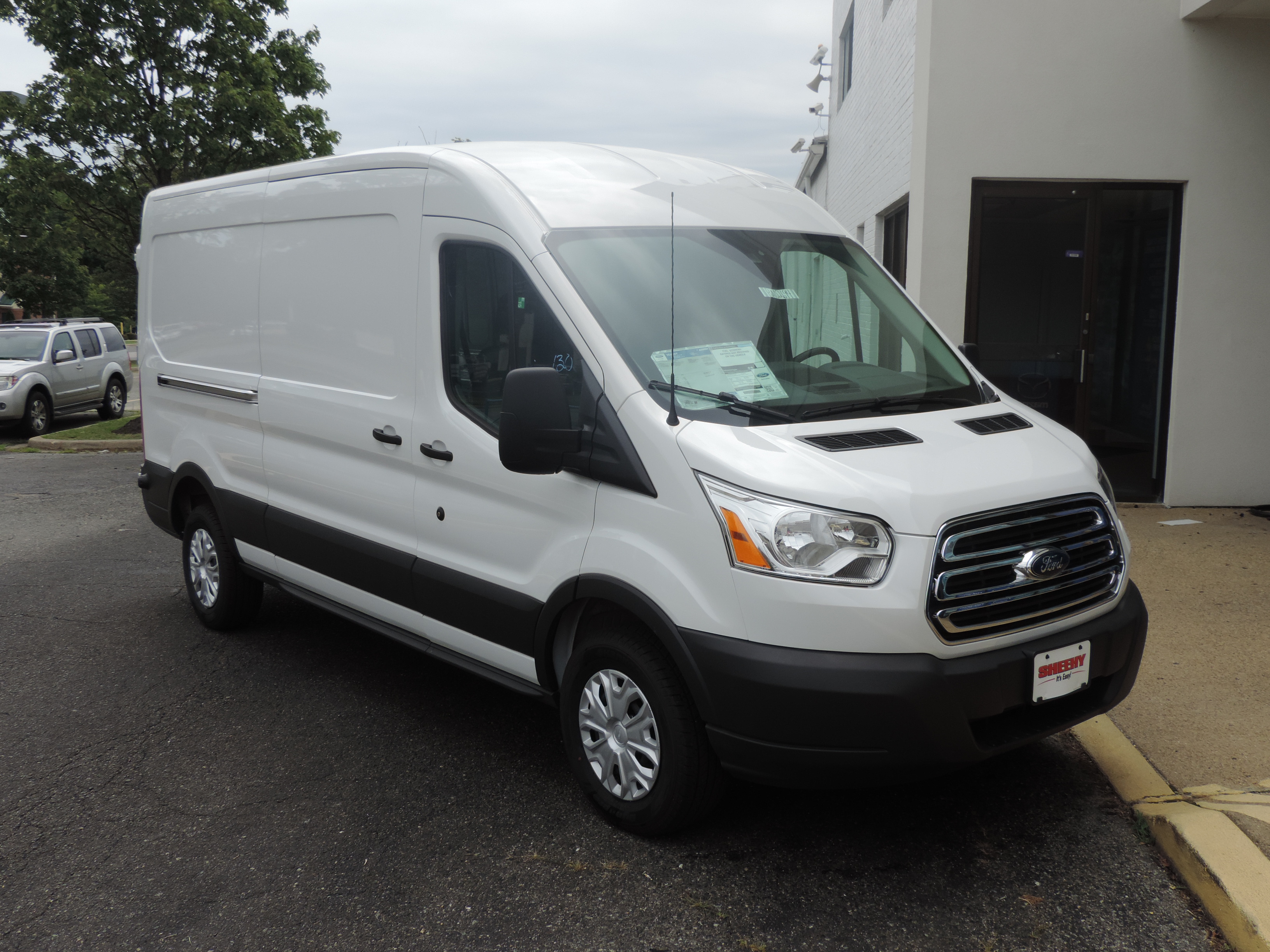 Ford Cargo Van 2015
