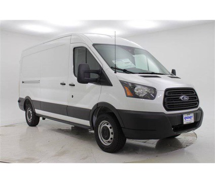 Ford Cargo Van 2015