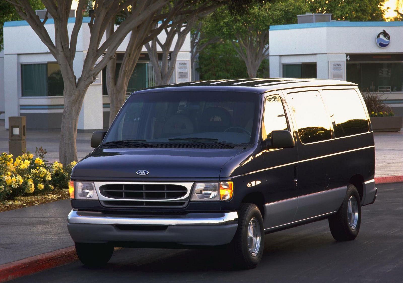 1998 Ford Club Wagon Super E350