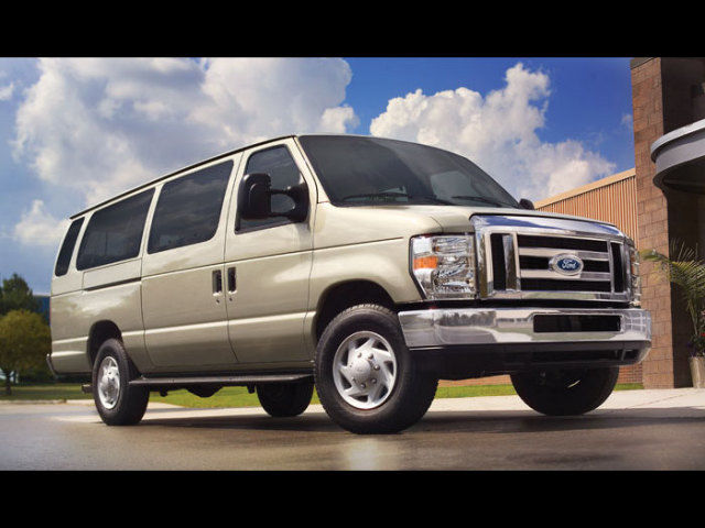 Ford Club Wagon 12 Seater
