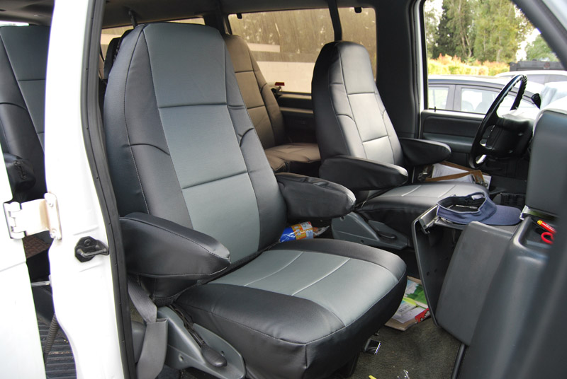 Ford Club Wagon 2012