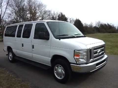 Ford Club Wagon 2012