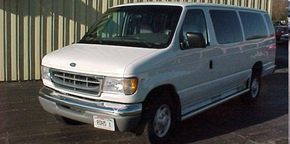 Ford Club Wagon 2013