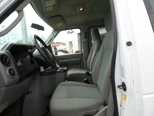 Ford Club Wagon 2013
