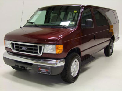 Ford Club Wagon 2013