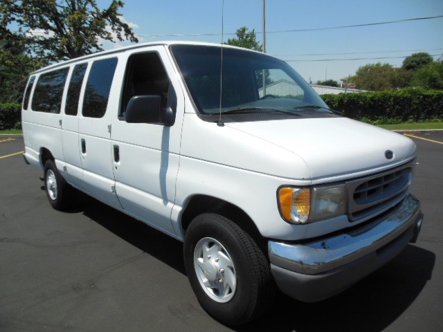 Ford Club Wagon E350