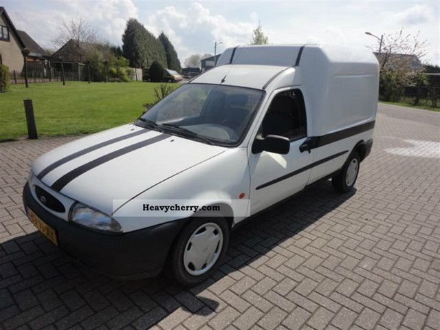 Ford Courier 1.8 D