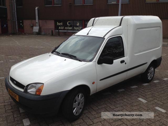 Ford Courier 2000