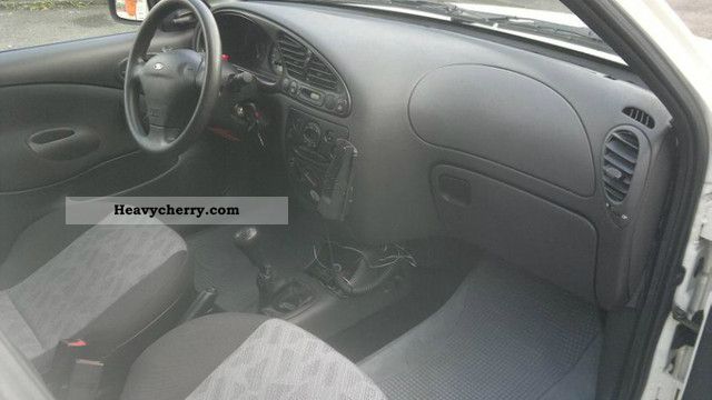 Ford Courier 2001