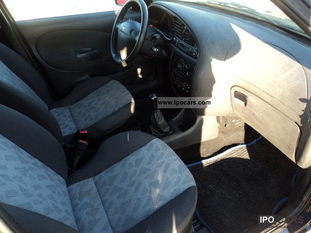 Ford Courier 2002