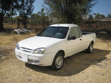 Ford Courier 2004