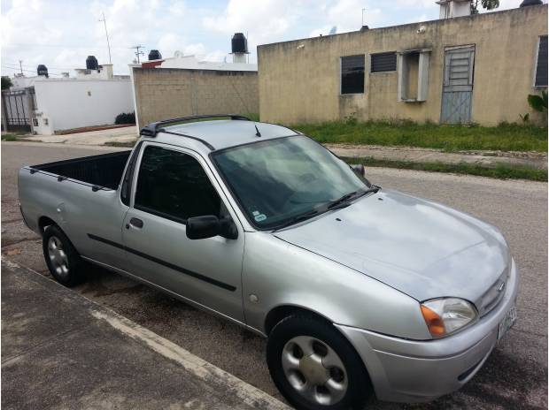 Ford Courier 2004