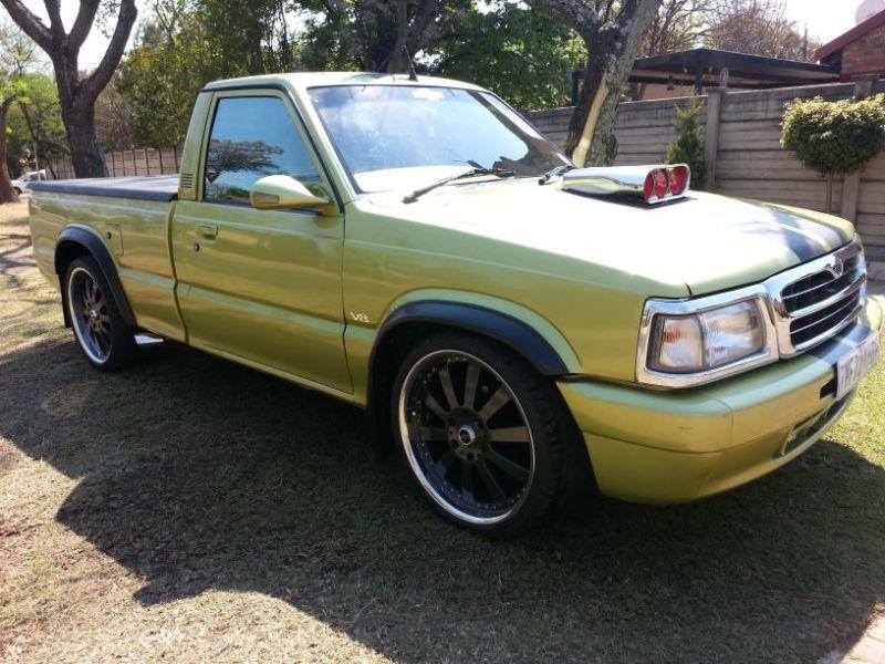 Ford Courier V8