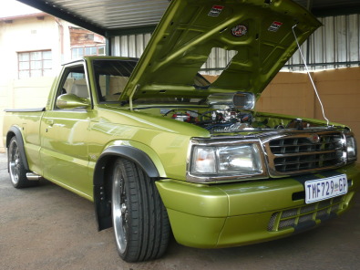 Ford Courier V8