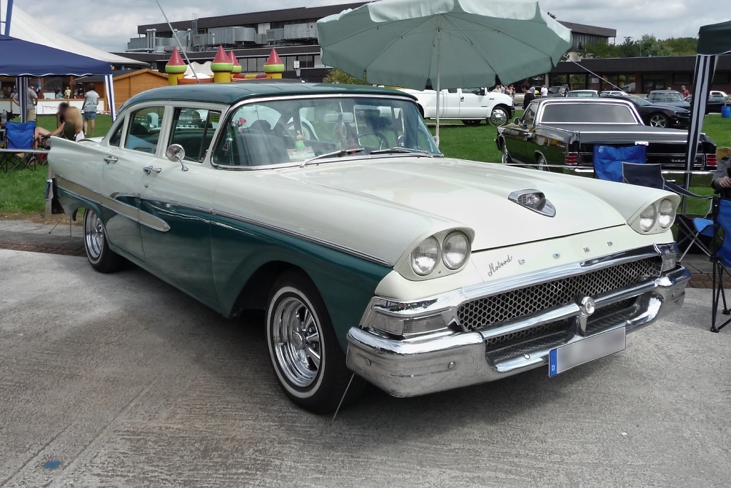 Ford Custom 300
