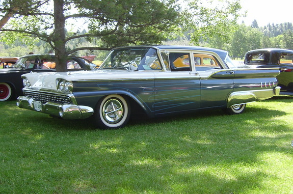 Ford Custom 300