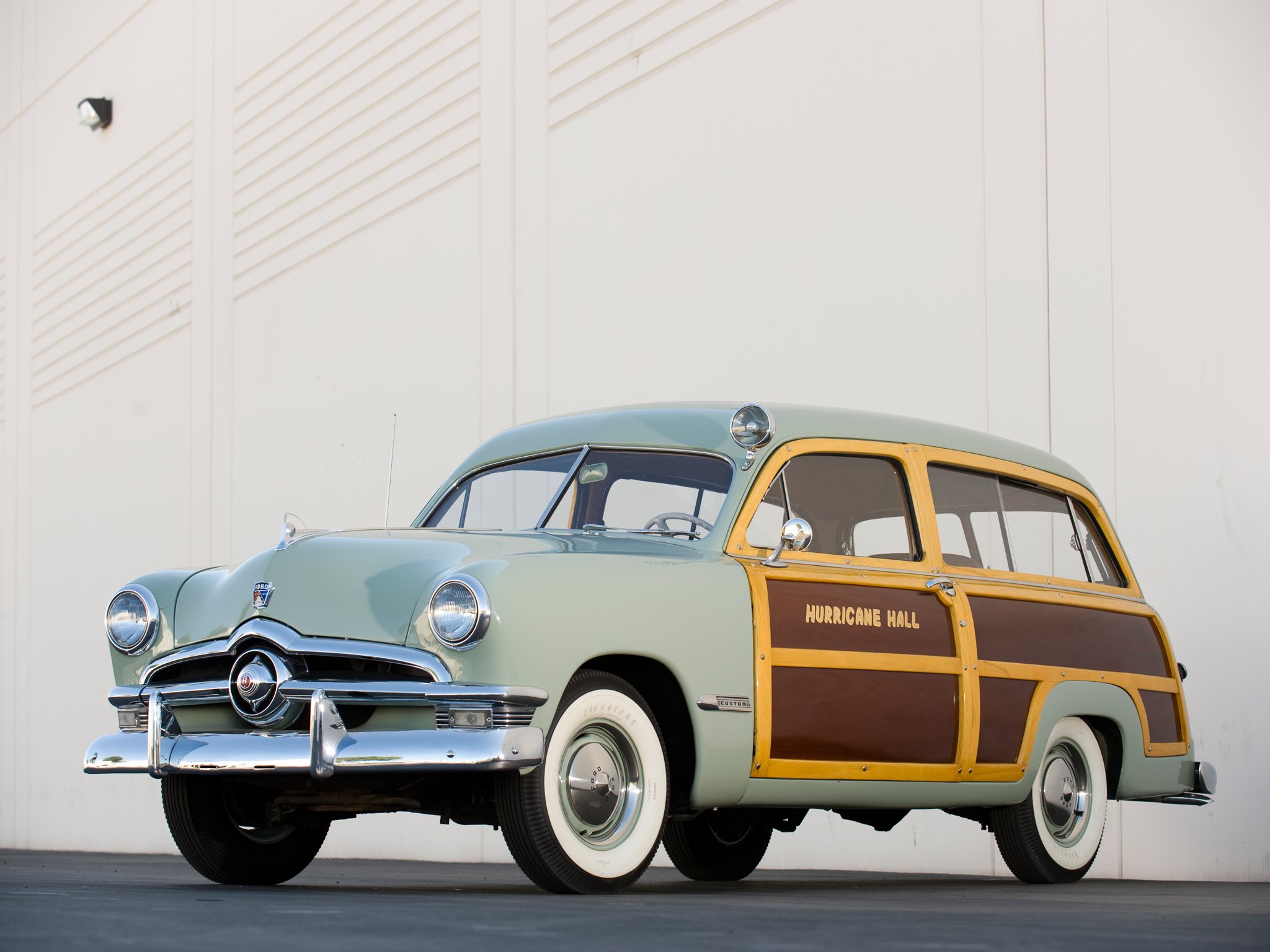 Ford Custom Deluxe