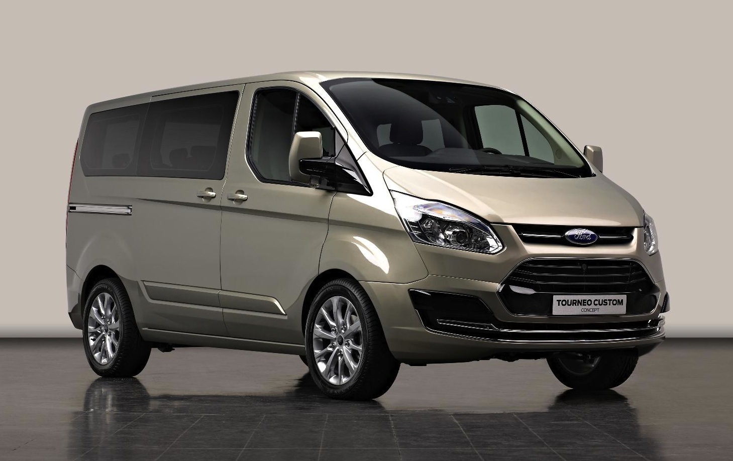 Ford Custom Sport Van